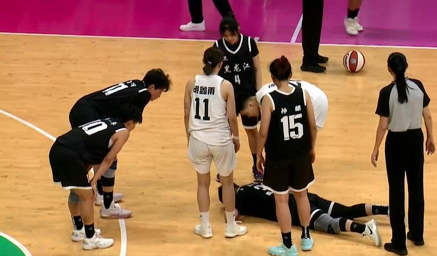 个篮板, 分的巨大优 个篮板, 分的巨大优