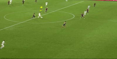 维尼修斯的, 头球攻门 维尼修斯的, 头球攻门